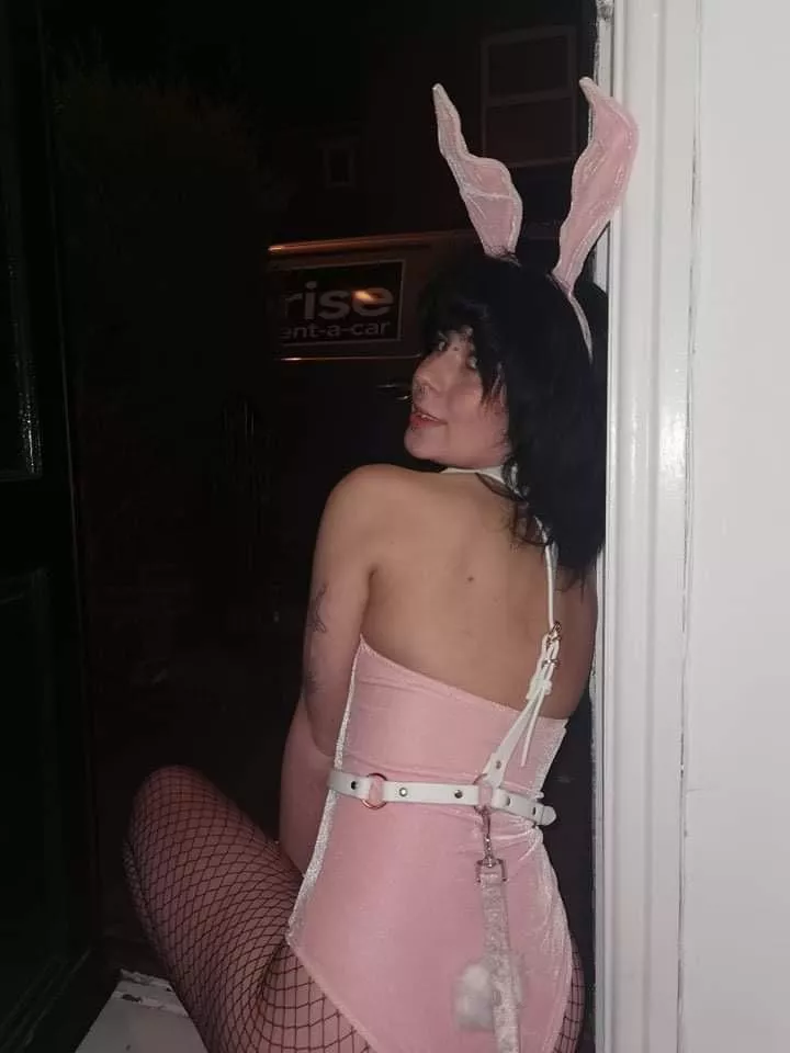 take me for a walk daddy!!! xx posted by am3thec0keho3