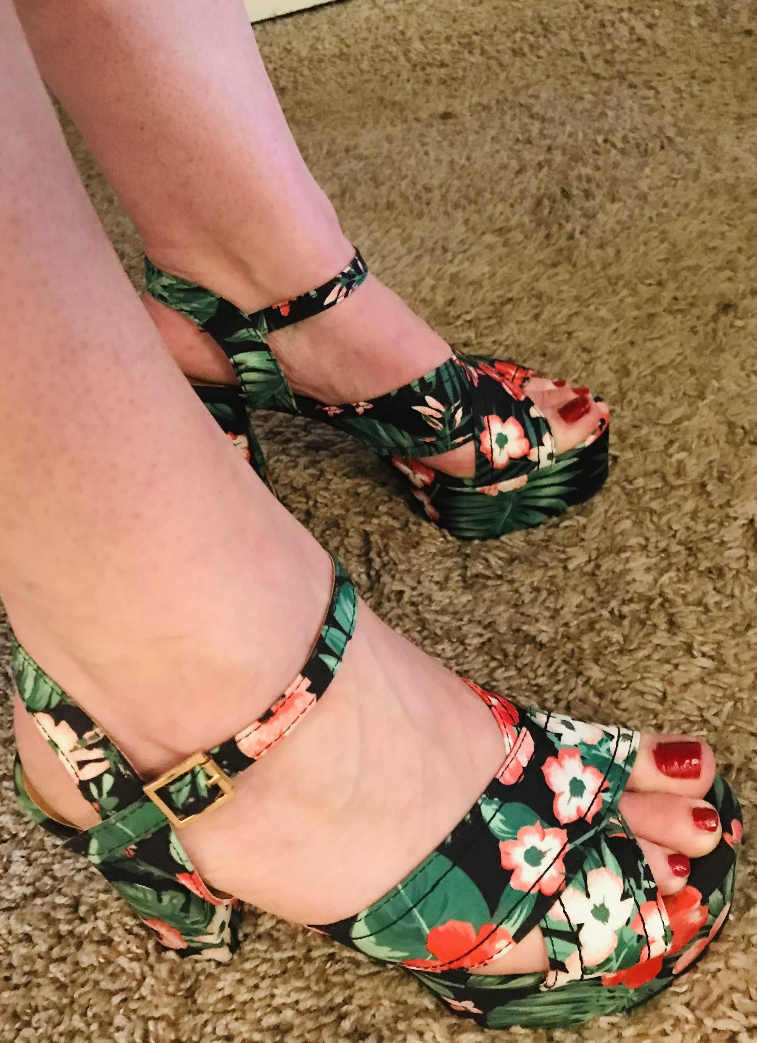 Take me out dancing… 👠 posted by Pdxfeet17