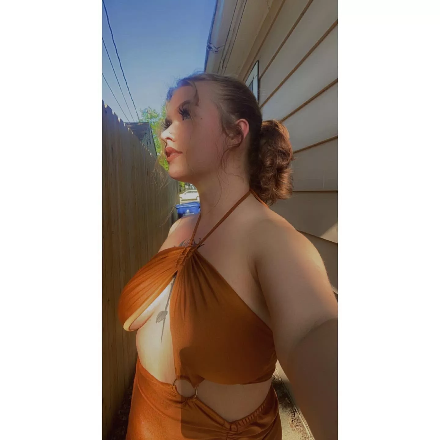 take my dress off.. 💋 posted by DesireableRenee