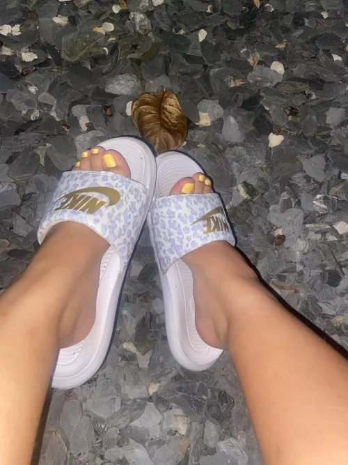 take my slides off with your mouth by size5baby