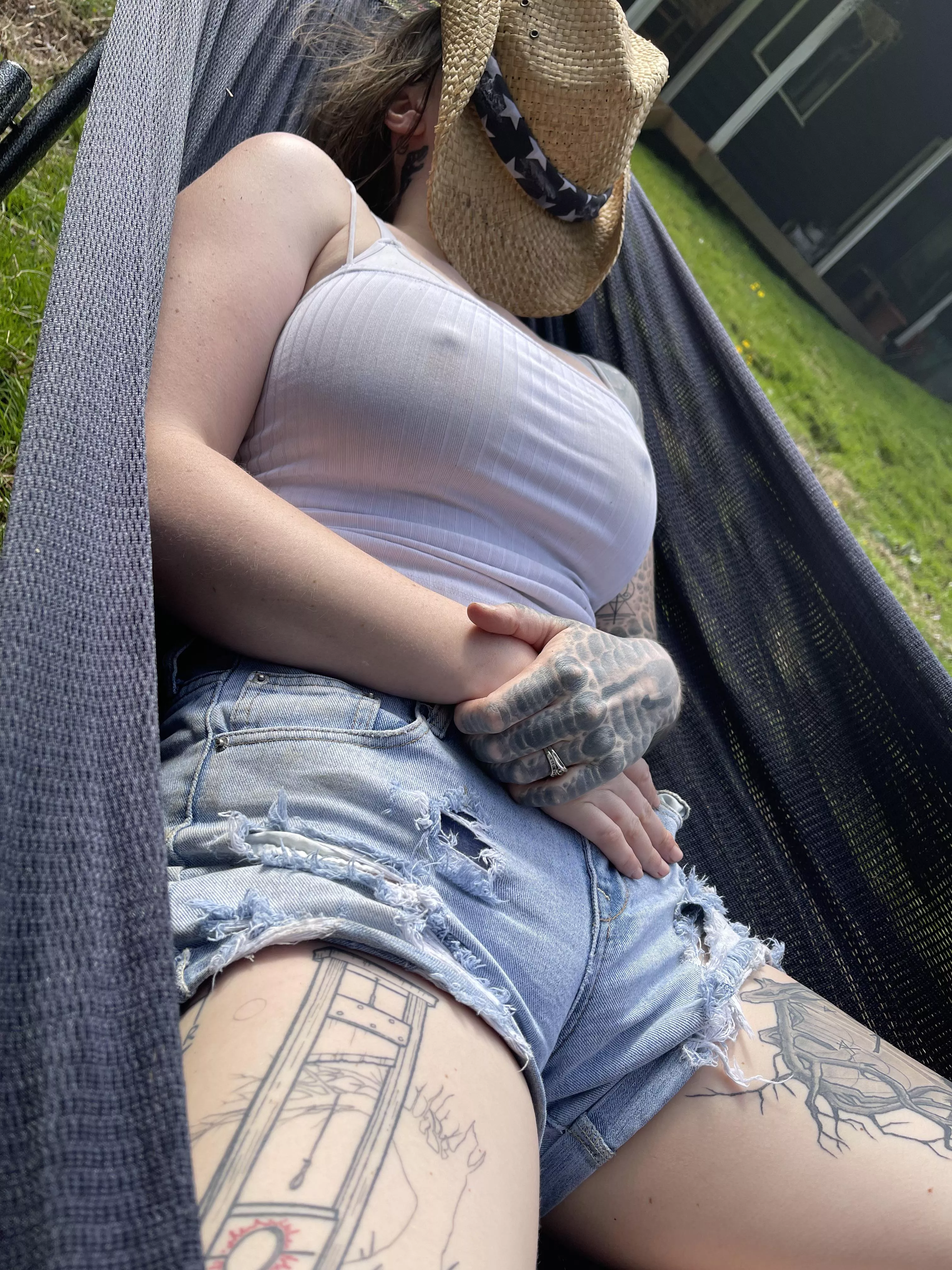 Taking a snooze 💤 posted by Because_its_so_goood