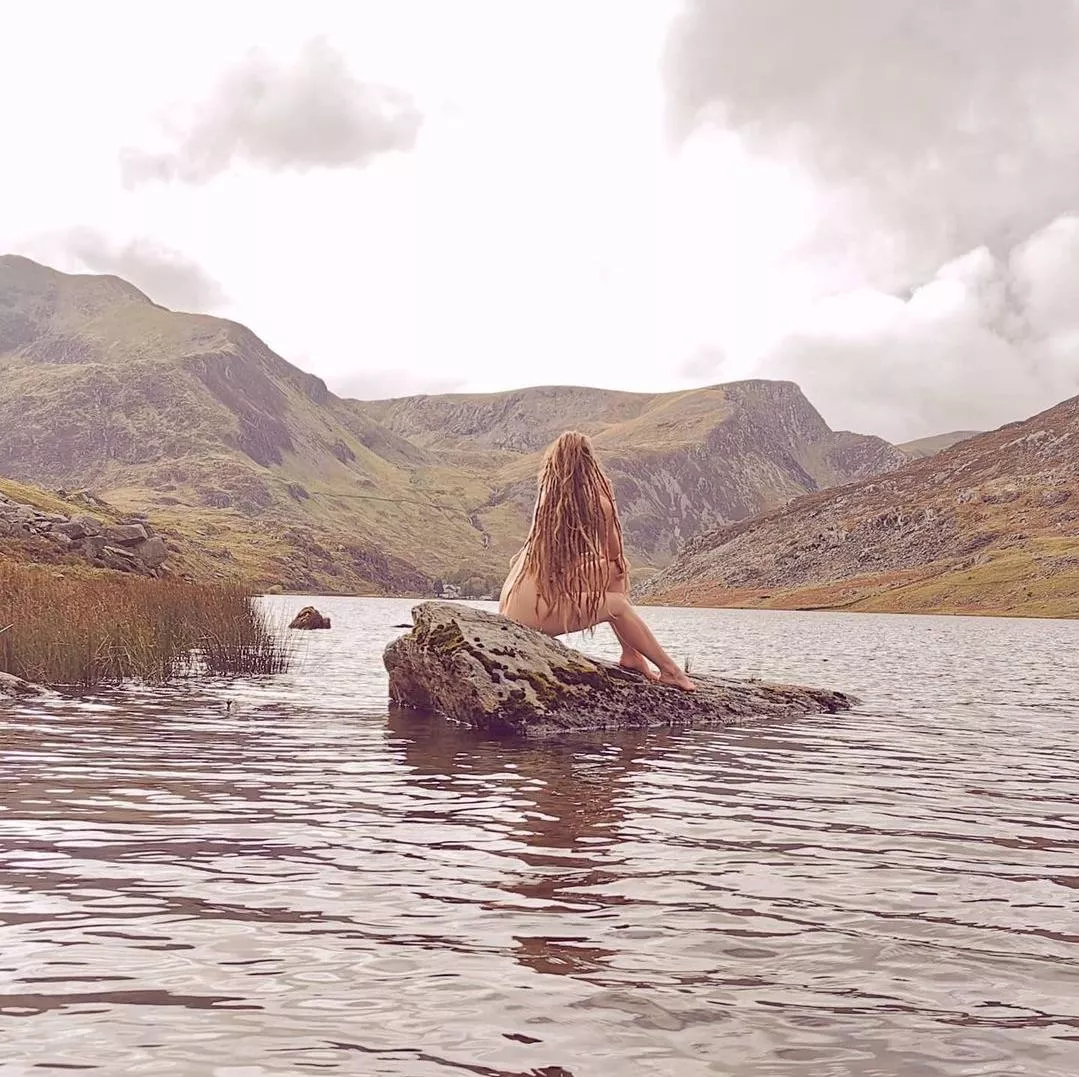 Taking applications for a hiking buddy posted by wildwomanplays