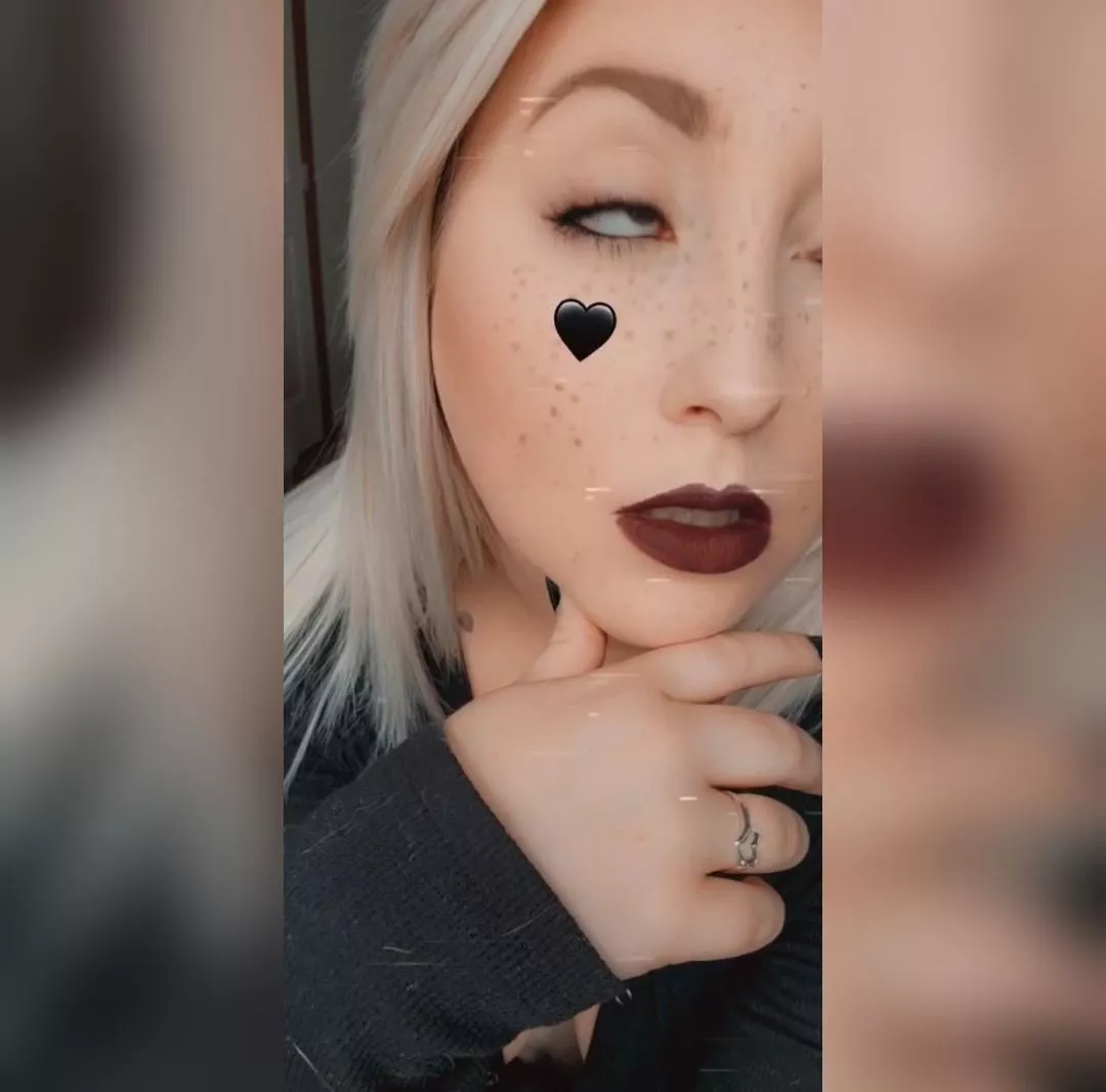 Taking applications for someone to clap my cheeks. posted by xoxosnowskin