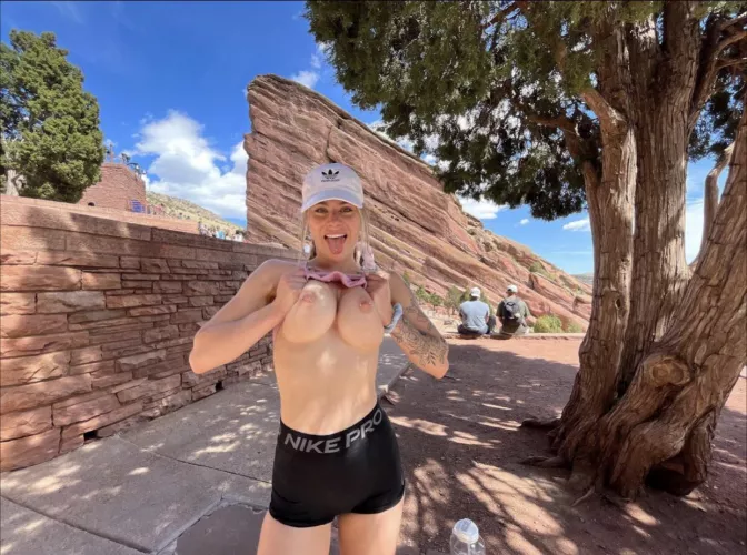 Taking some photos to remember my trip! :D by bullet_girl