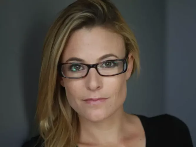 Tali Sharot, Israeli faculty member of the Dep't of Cognitive, Perceptual & Brain Sciences, University College London by guitartoad