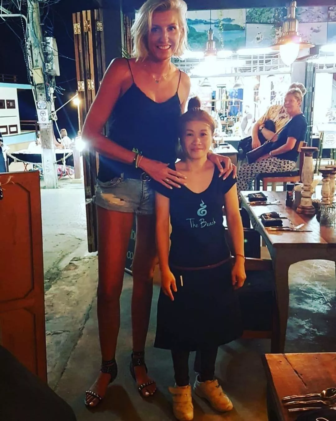 Tall blonde posted by kinkykat977