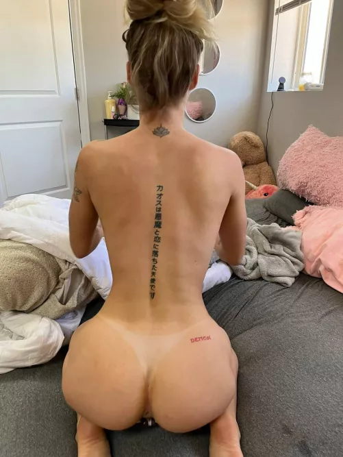 Tanline on my booty is on point ;P by bullet_girl