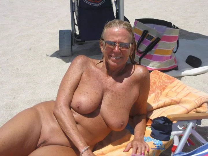 Tanned gilf Dayana posted by Gigini1973