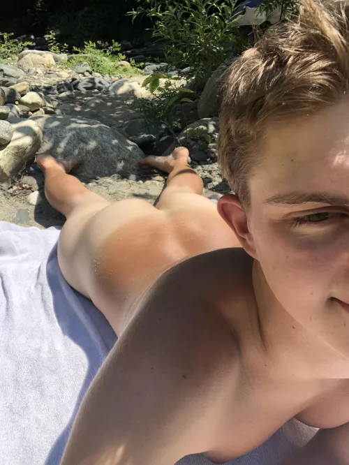 Tanning season has begun 🍑 by brf297