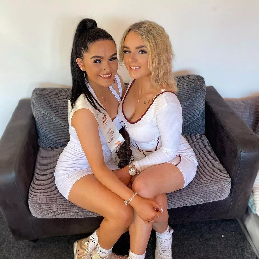 Tarts 🤏 posted by WankersParadise