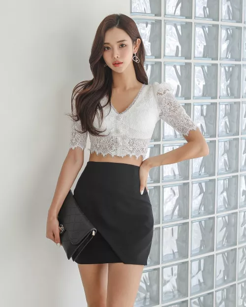 Tasteful Midriff by gooningaccount