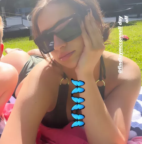 Tate McRae by Hasnain_9999