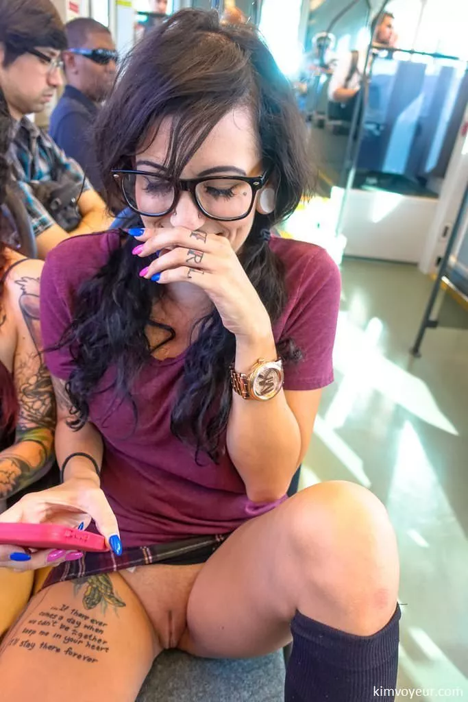 Tattooed chick in the bus posted by kitttyxyx999