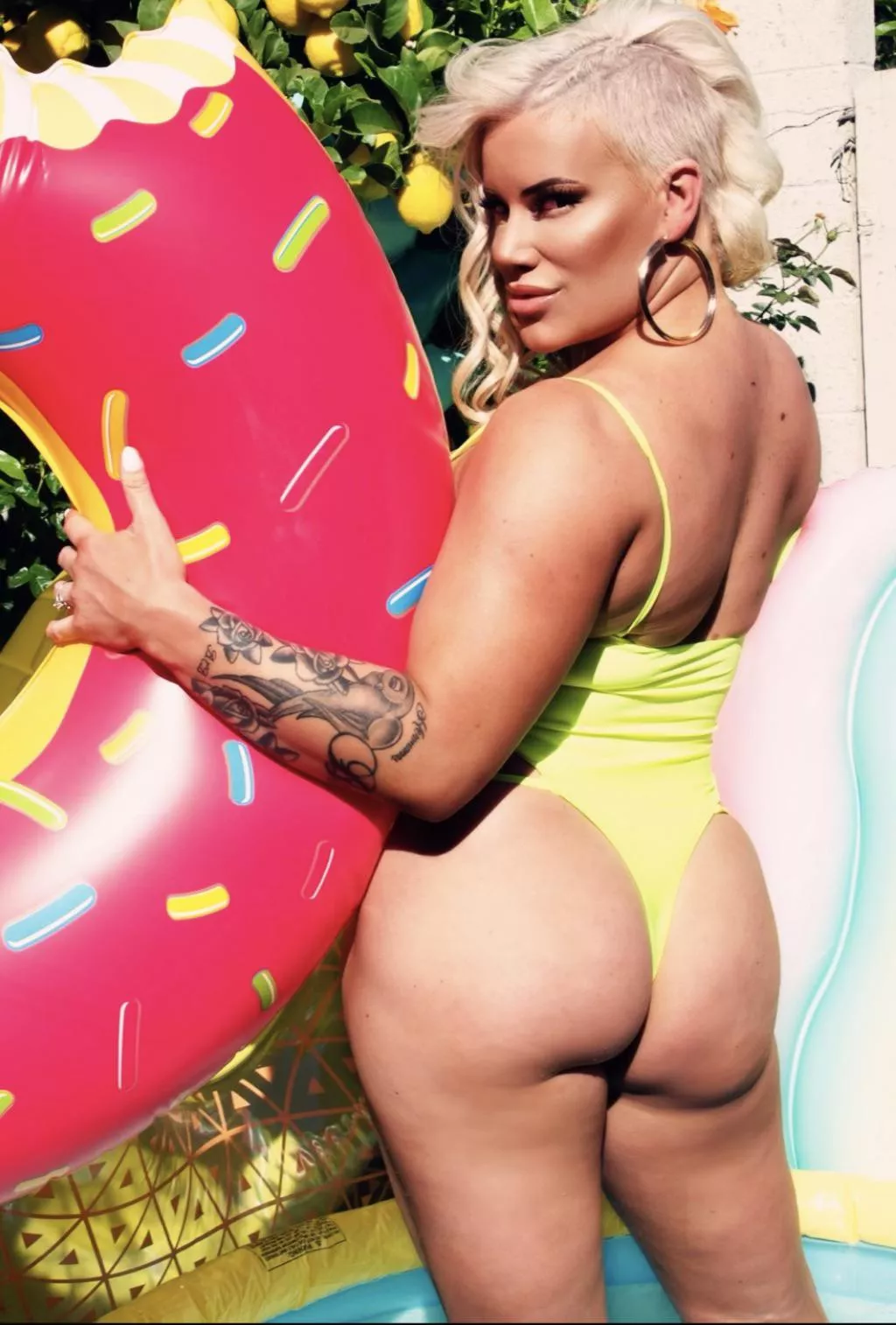 taya 😮‍💨 posted by No_Doughnut_5263