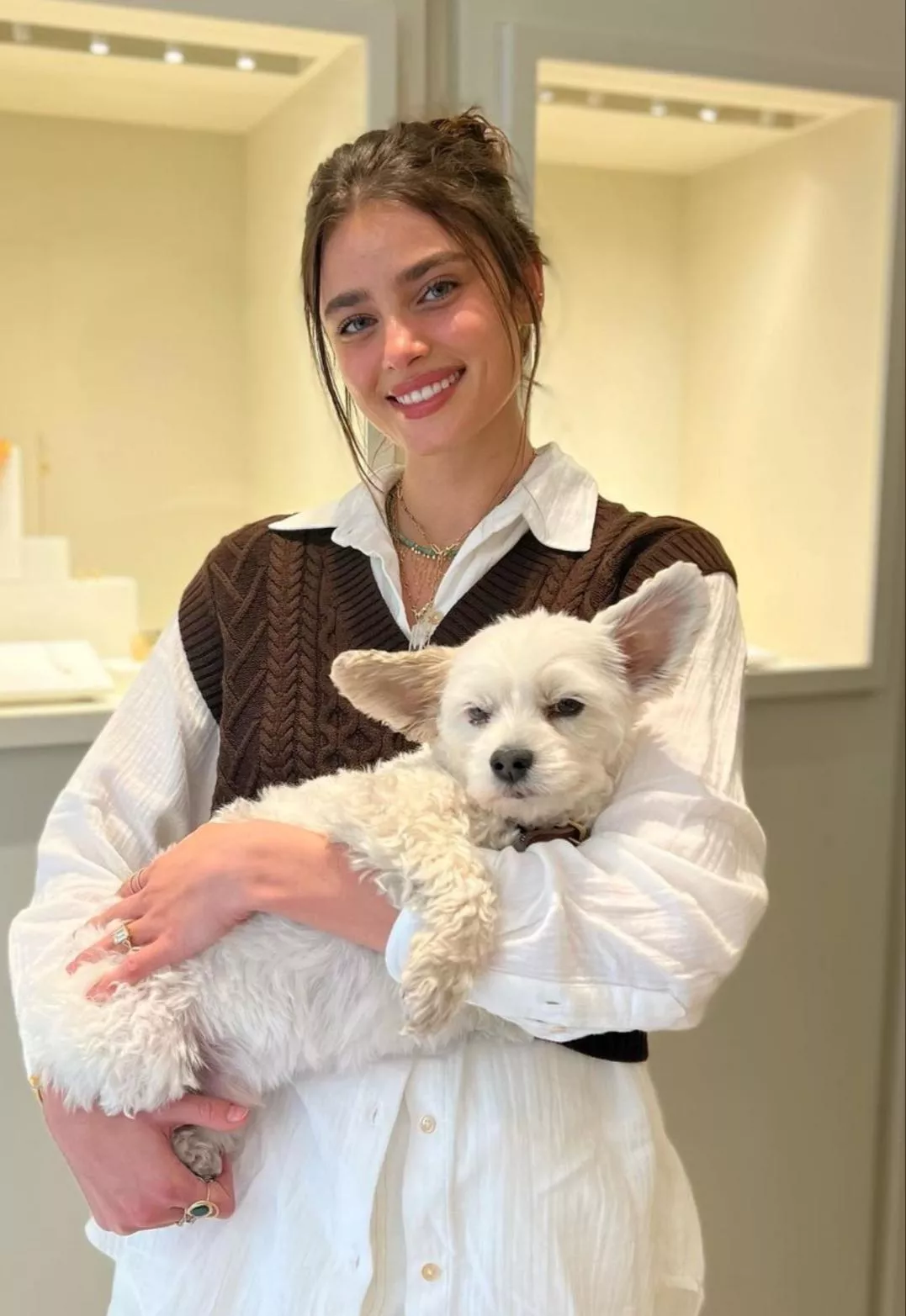 Taylor Hill posted by James007BondUK