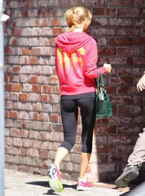 Taylor Swift by dumptrucker01