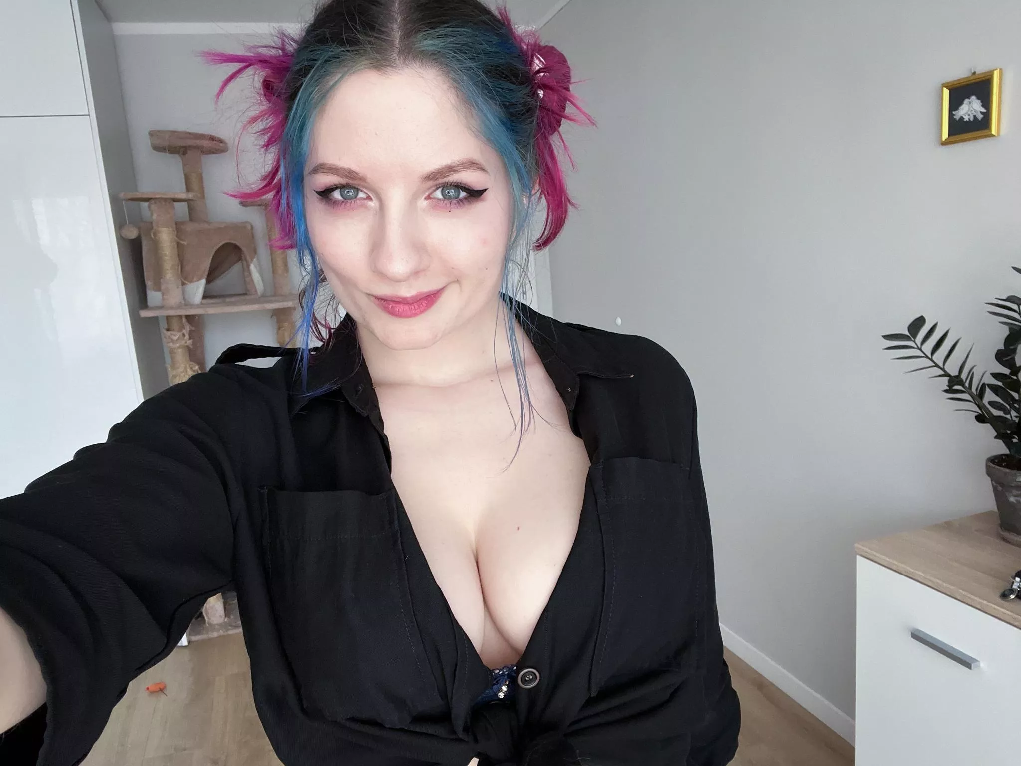 Teacher vibes [f] posted by Littlest_Fern