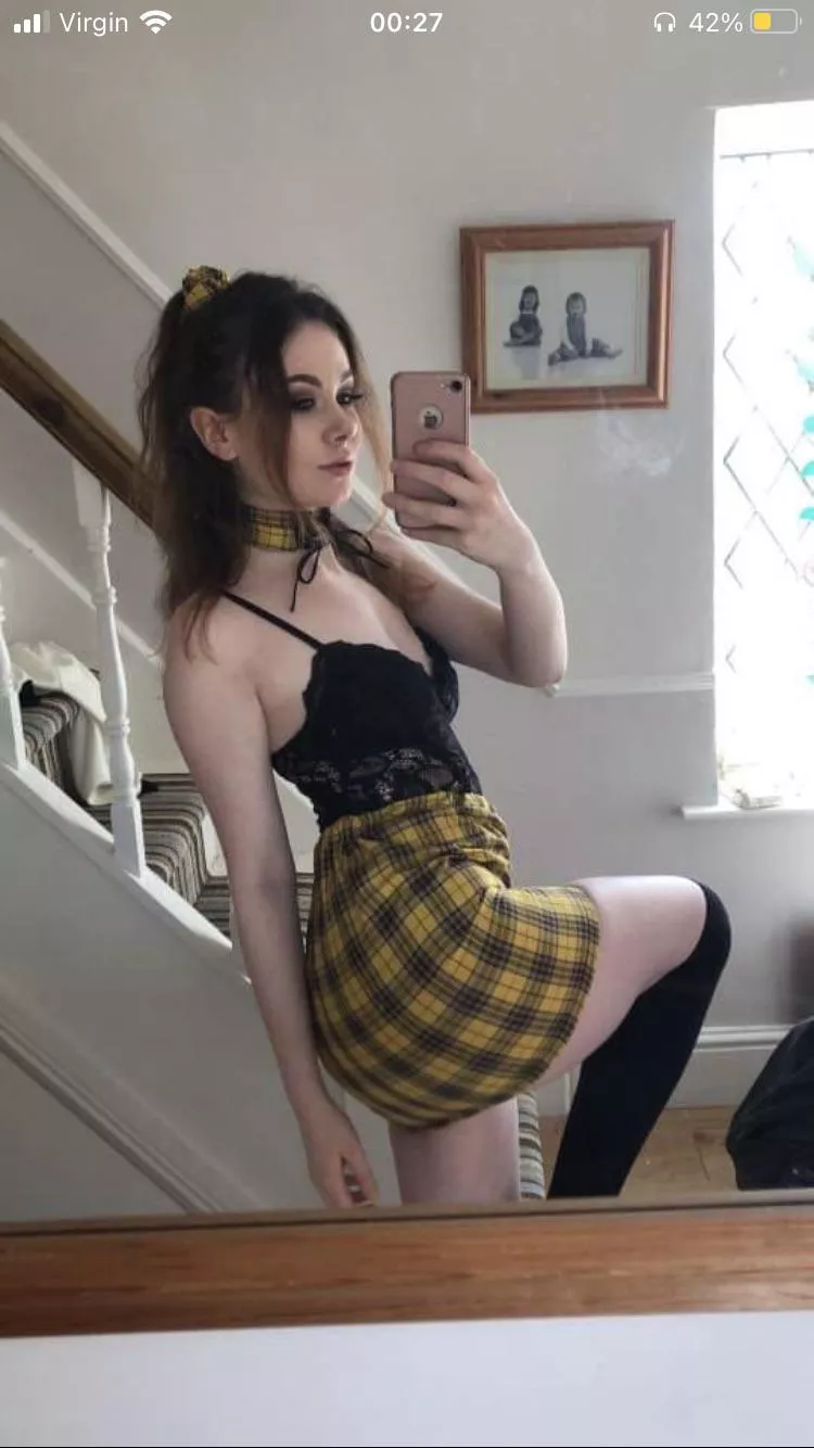 Teasing slut posted by Hornylad2000uk