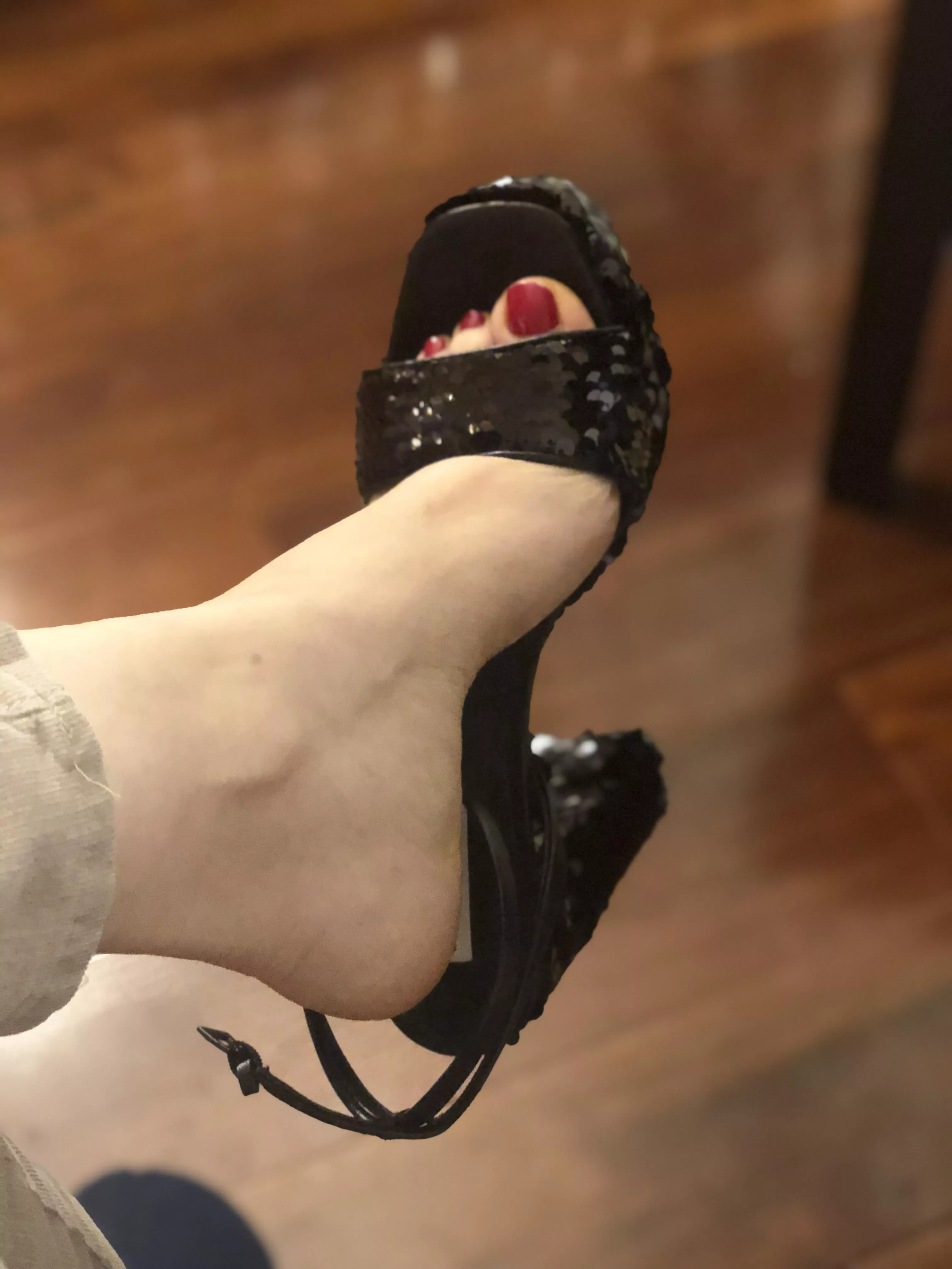 Teasing who likes posted by ero3717