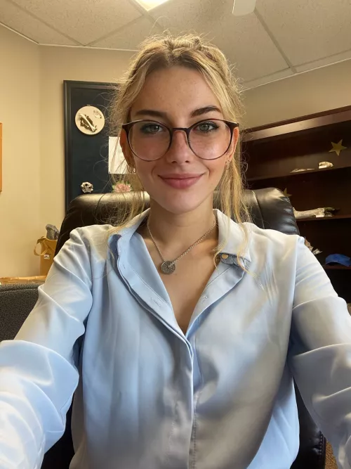 Tell me a secret! (21f) by Kyliesfeettt