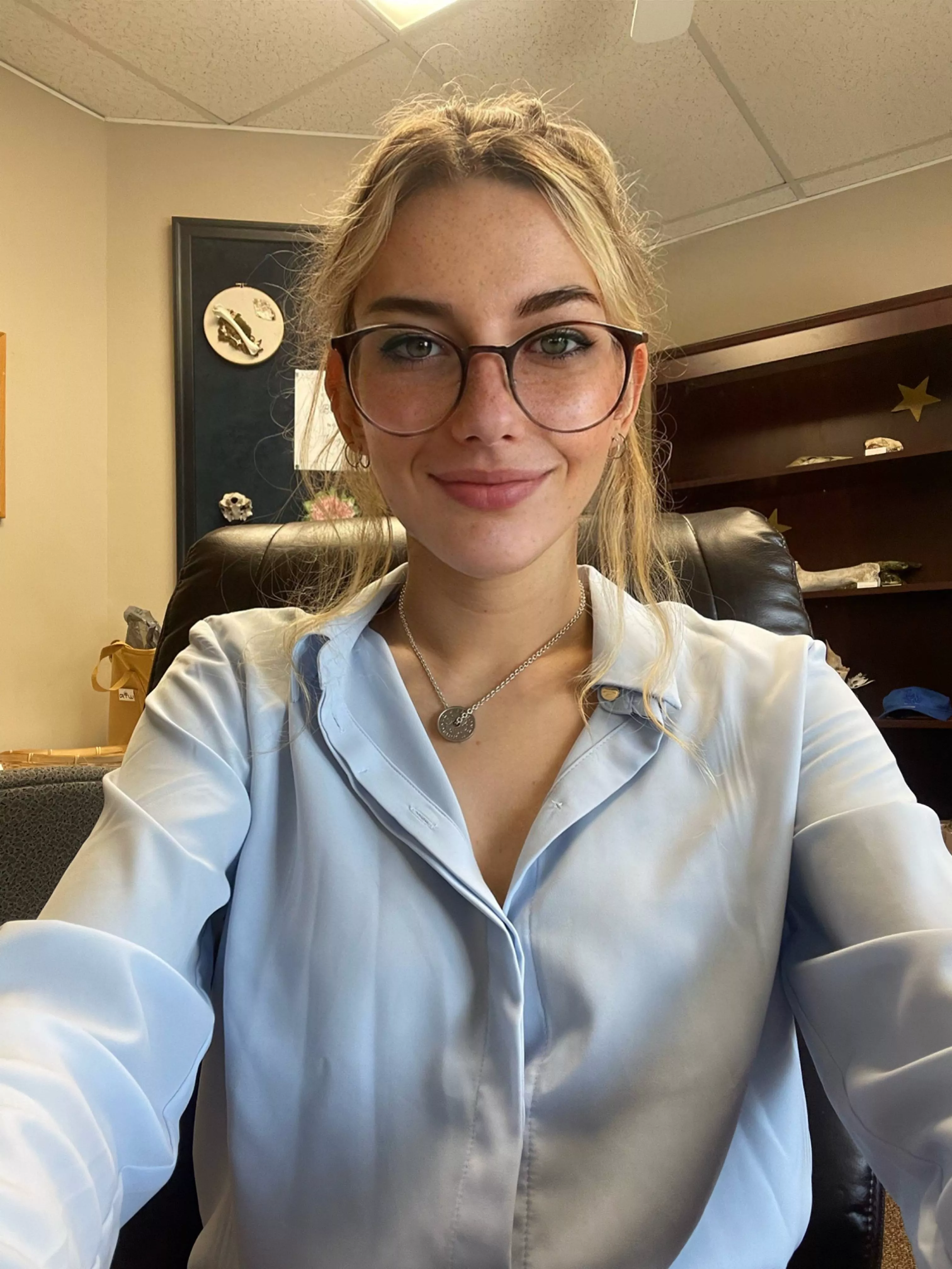 Tell me a secret! (21f) posted by Kyliesfeettt