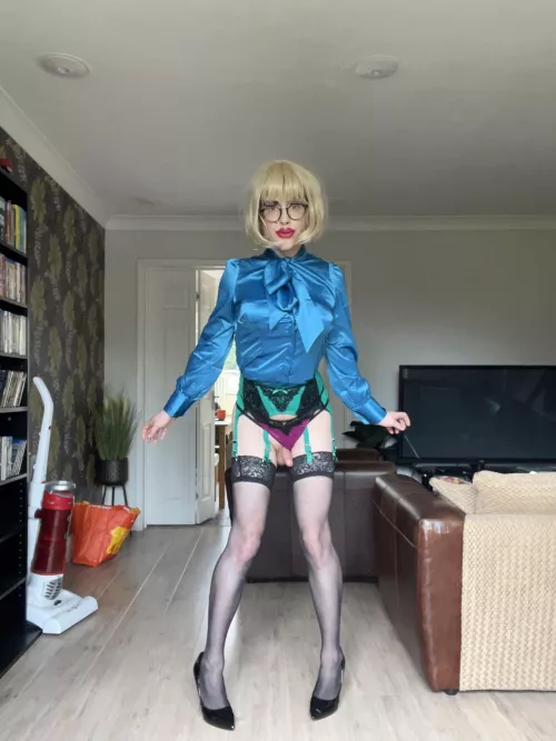 Tell me what a dumb slut I am by thesatinsissyboy