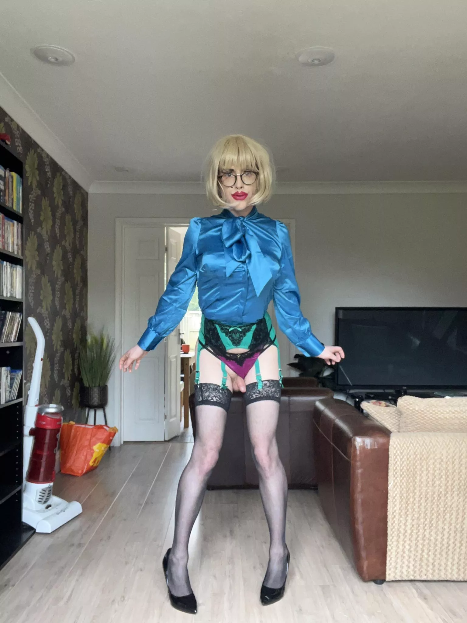 Tell me what a dumb slut I am posted by thesatinsissyboy