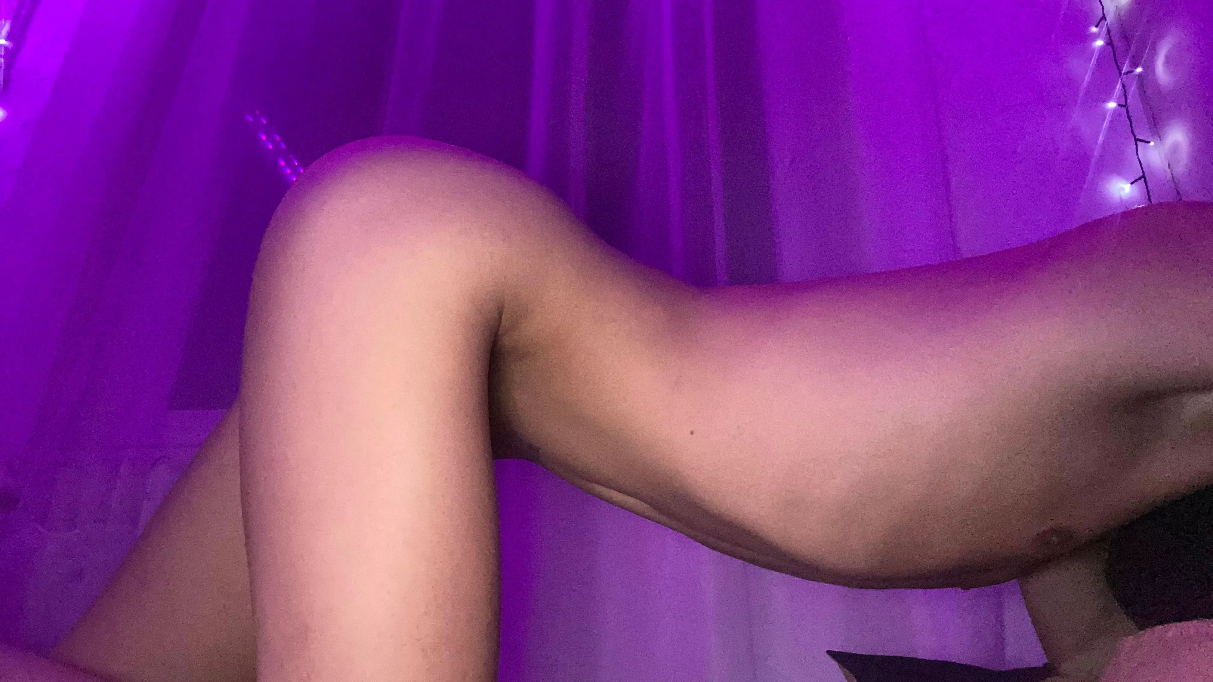 Tell me what you would do with me😈 posted by sshkinny