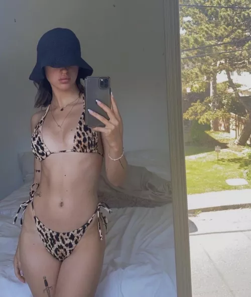 Tell me you love my 18 year old body by TrinityOvereem