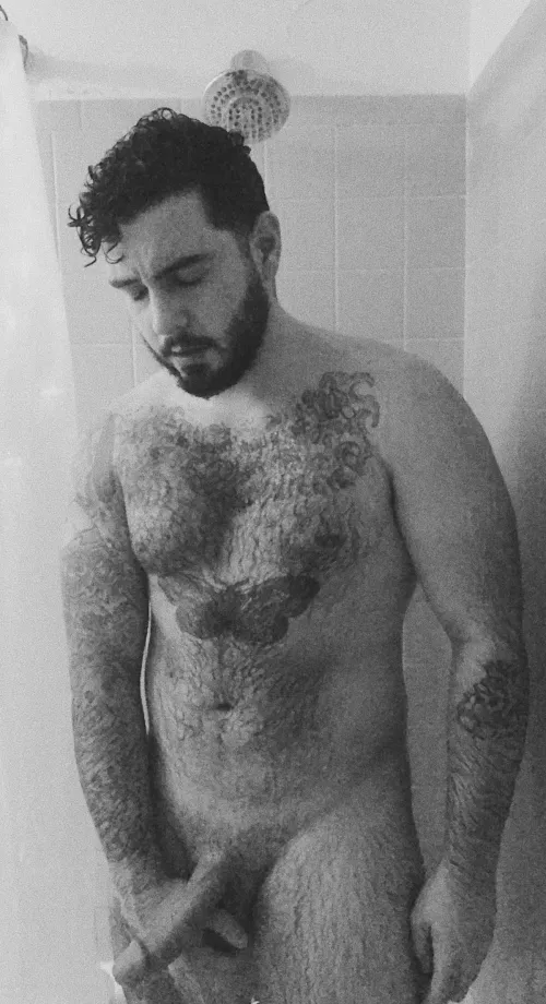 Tell me your favorite thing about shower time 🚿 by greenleftthegrass