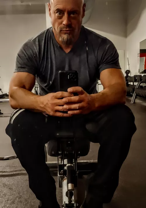 TGIF [M] enjoying arms day today! by National_Career_9278