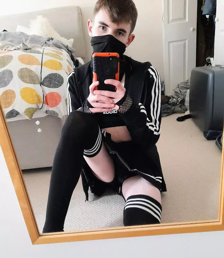 Thank you cuties for the encouragement yesterday! I hope you like this picture~ :D posted by cherry__boi__