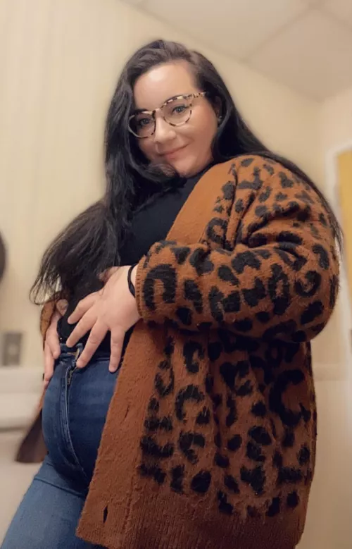 That big stuffed visible belly outline 🤤🤤 by curvagecaseyBBW