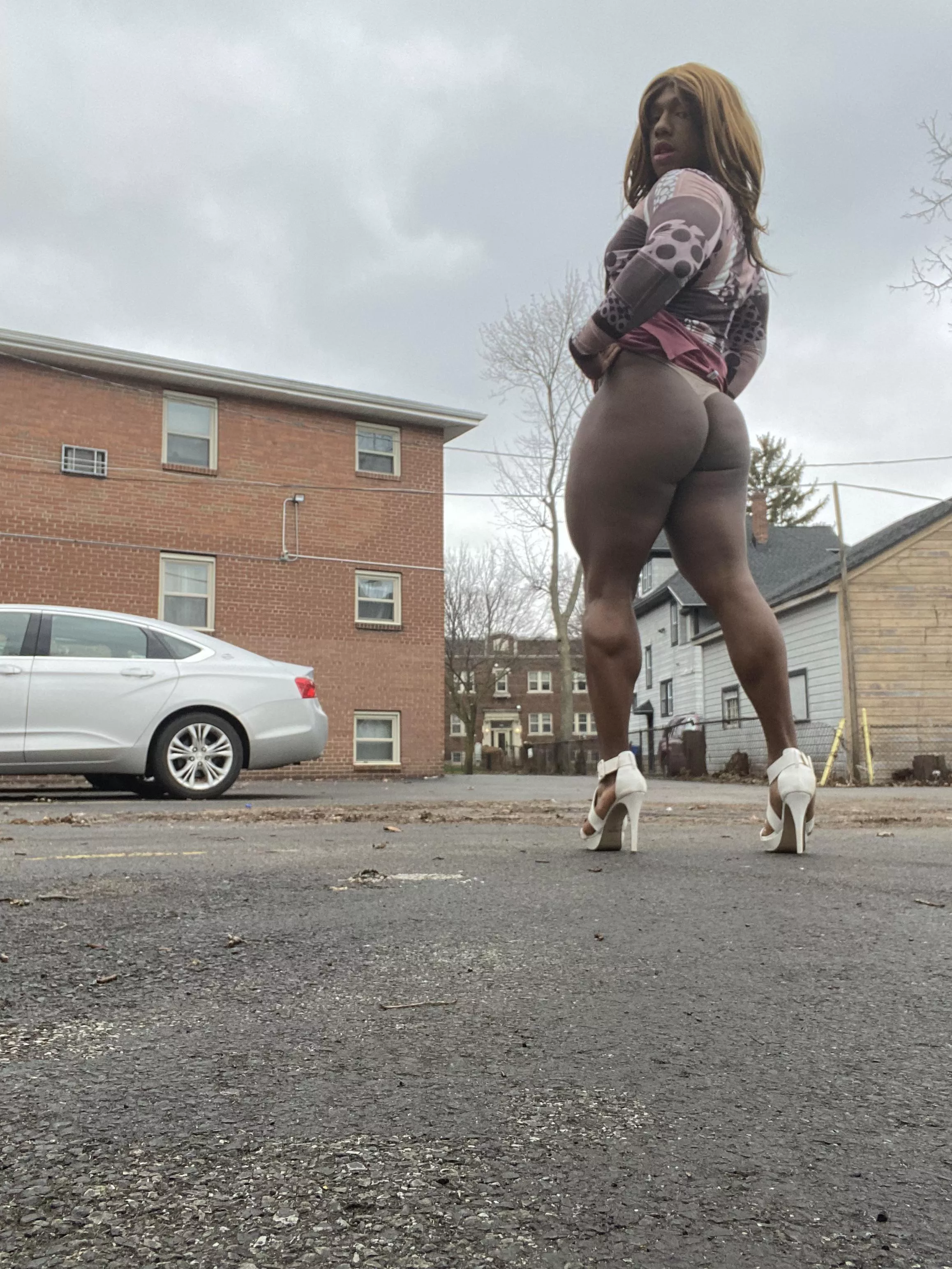 That chocolate 🍫 🍑🍑🍑 posted by Square_Evening_9411