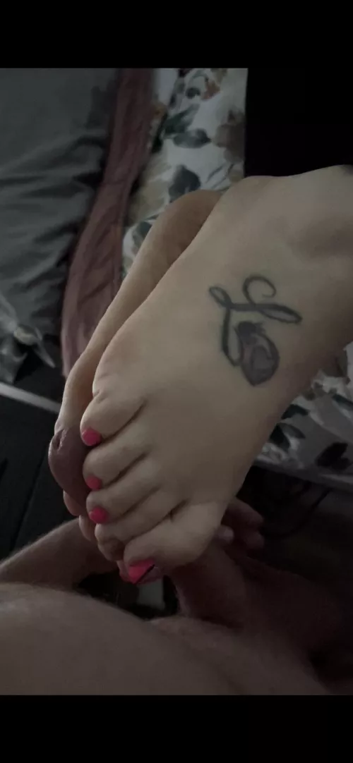 That grip though🤤 by Wifefootslut