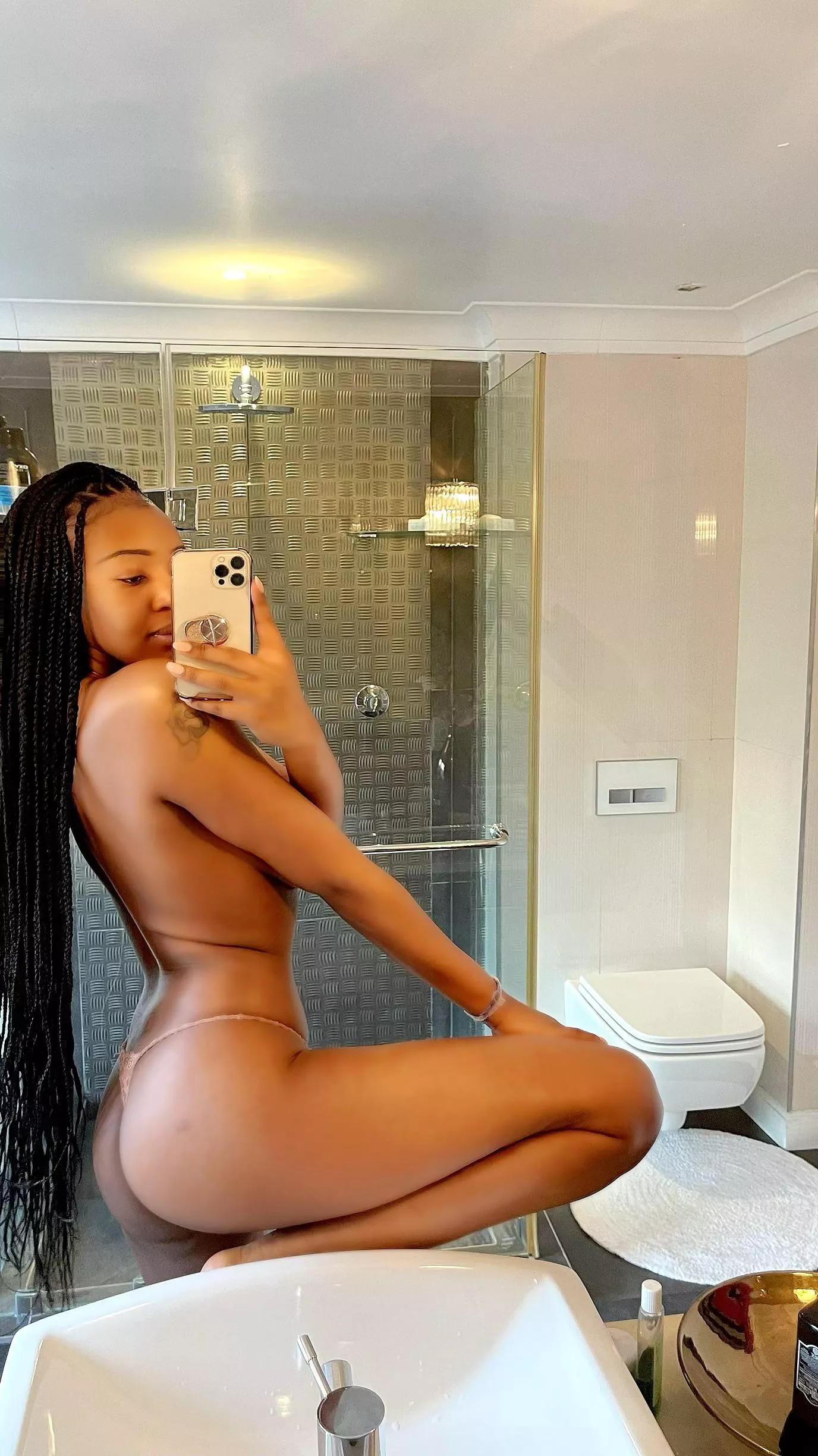 That Thong Song posted by m4kush_