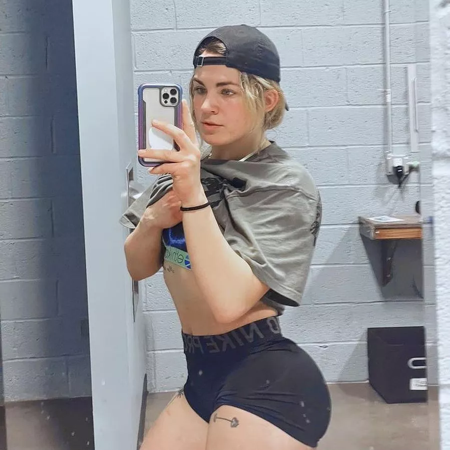 @thatoutlawgirl (thickfit) posted by PawgAdjudicator2