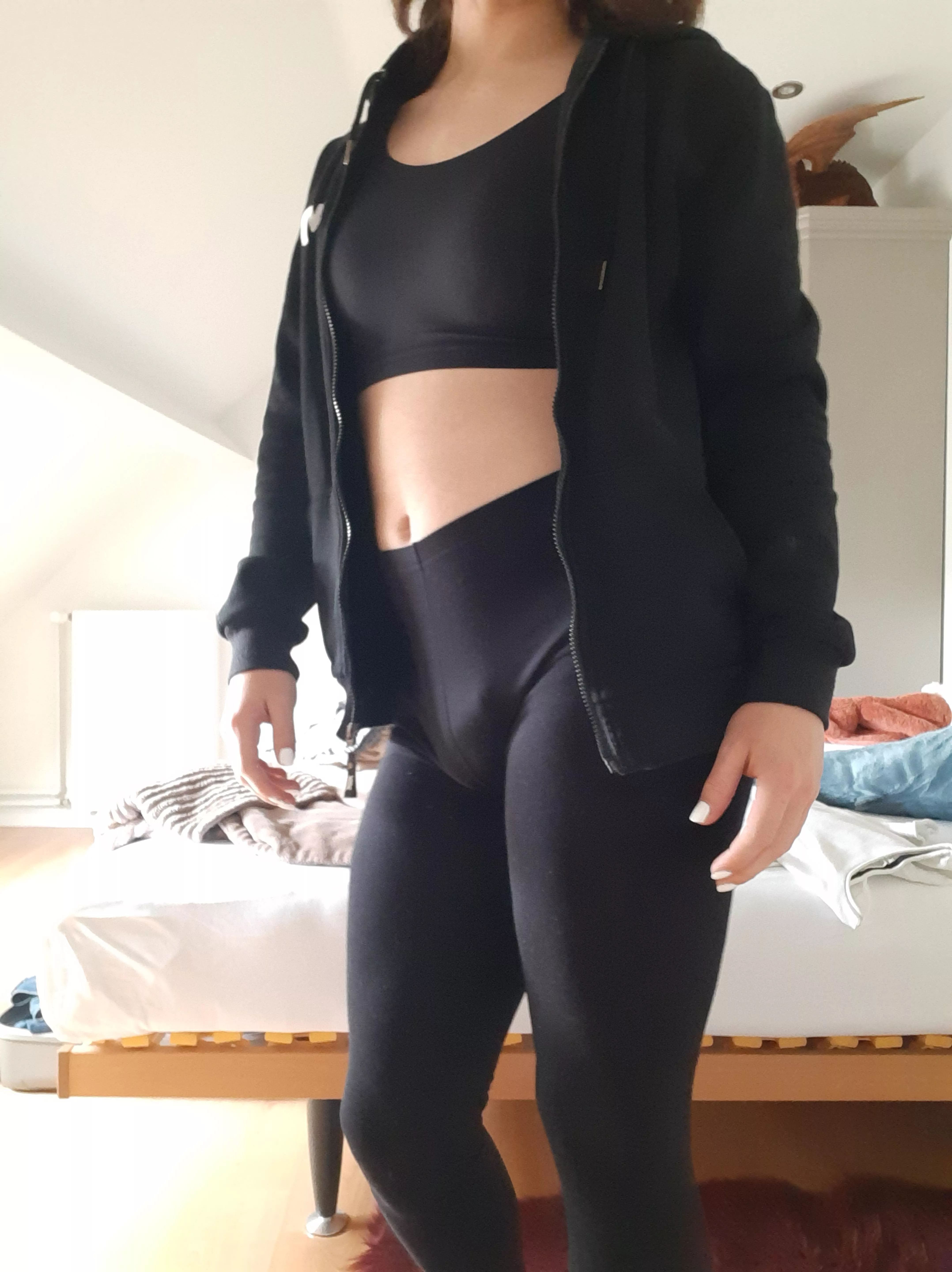 That's showing more than I anticipated 😖 posted by pom_anon