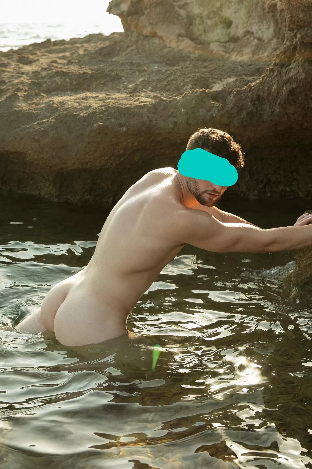 The back of my Alpha body💪💦 posted by Sky_Maskangel