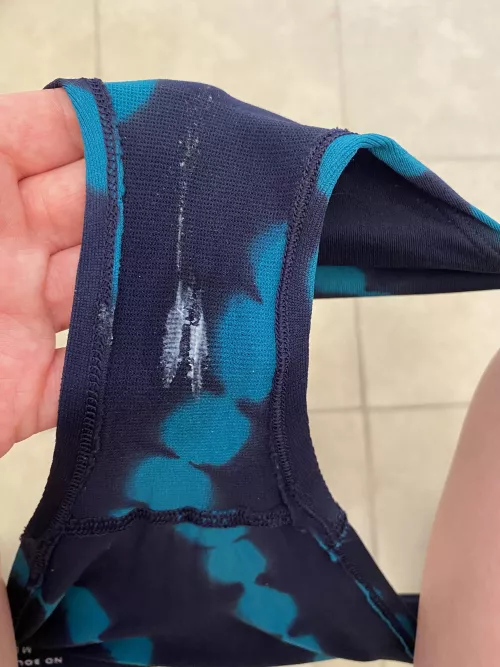 The best kind of tie-dye 💚💙🤍🖤 by lenore_leander