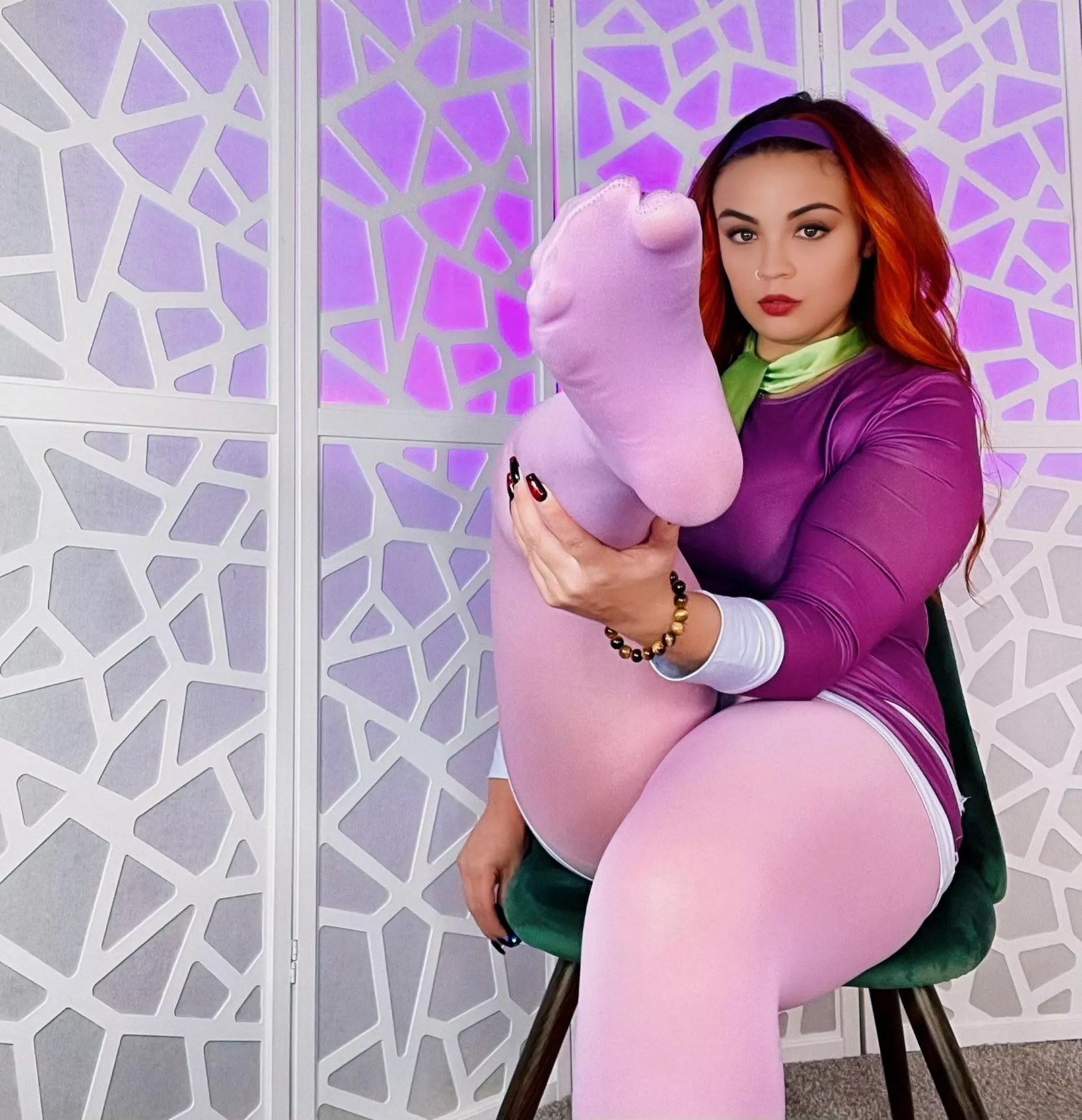 The best part about Daphne? Her pantyhose of course ☺️ posted by scarlettven0m405