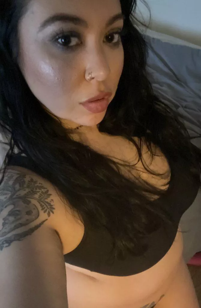 The carpet does match the drapes 😉 posted by stormi_thicc