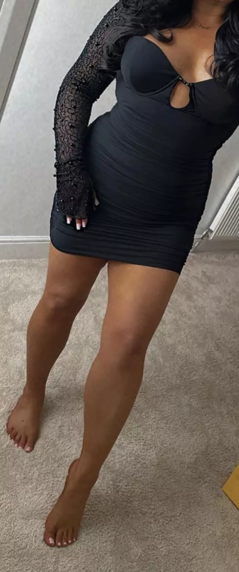 The first time showing my feet and body, what do you think?😬 posted by OL94x