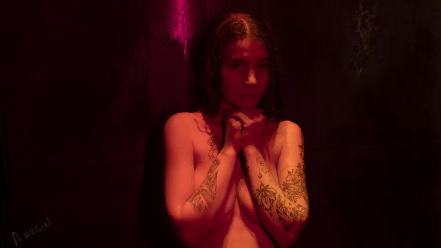 The frightened girl by anegin22