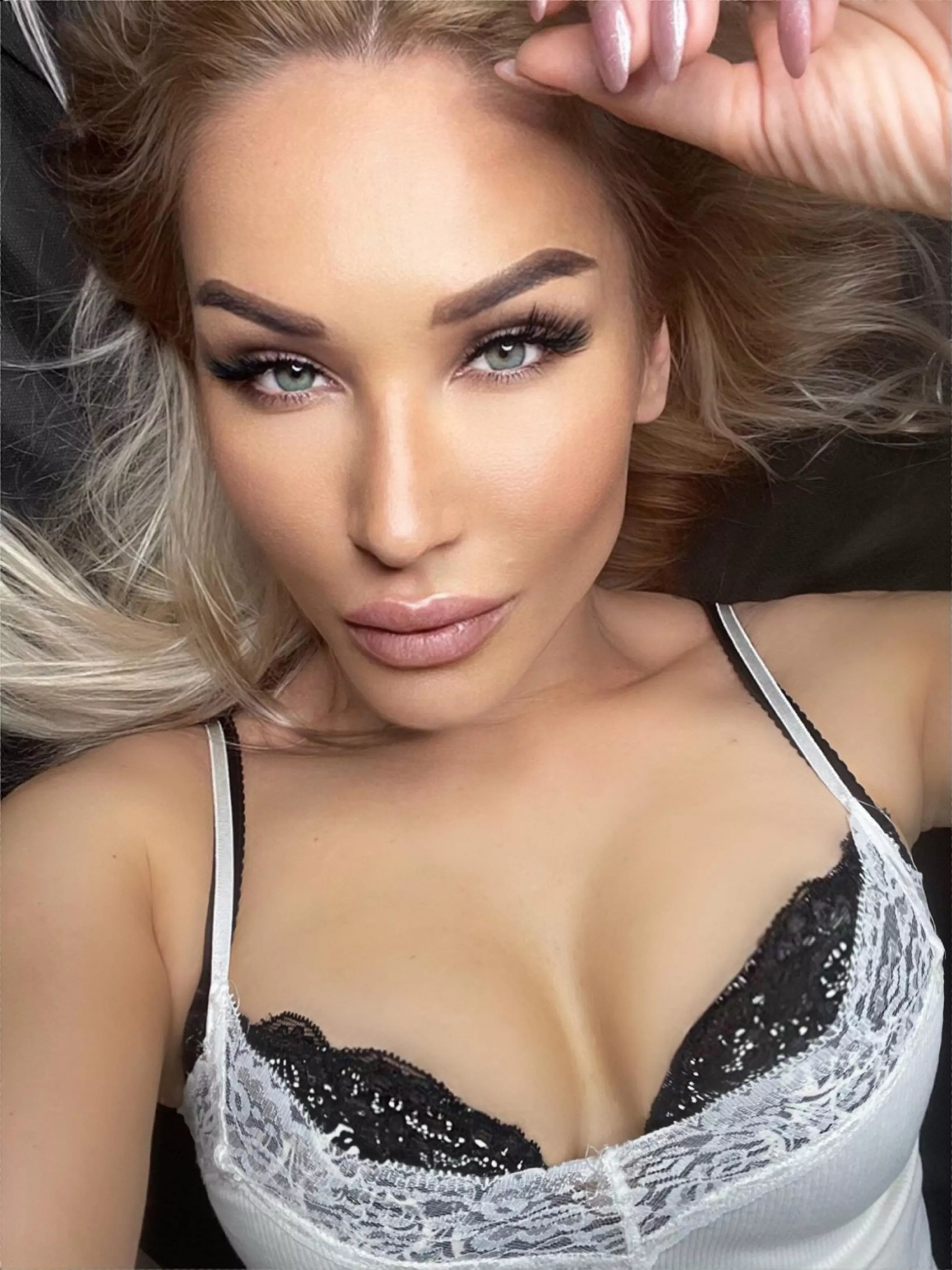 The girl is waiting posted by OkContribution1961