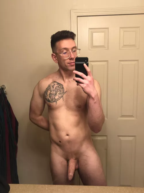 The glasses stay on by chipxlte