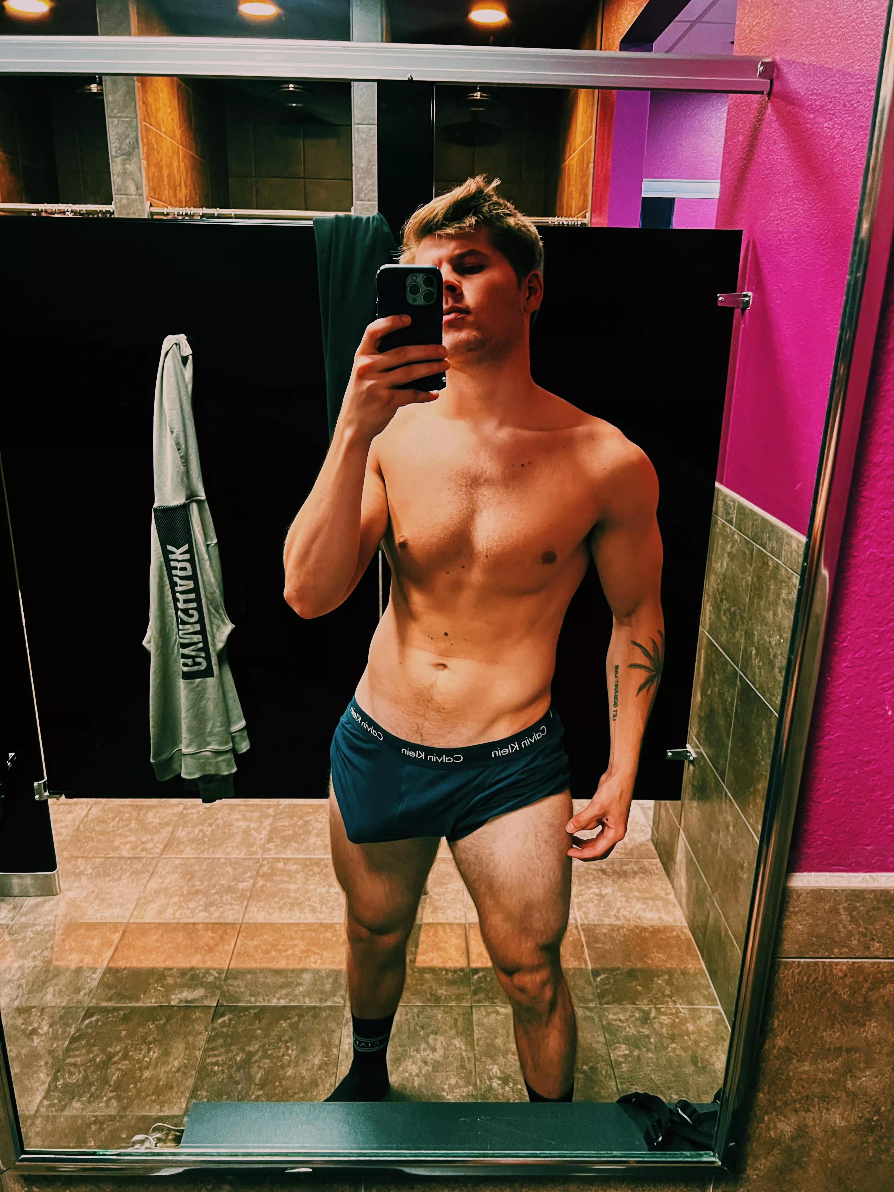 The gym always makes me so horny posted by Ariesthearchon