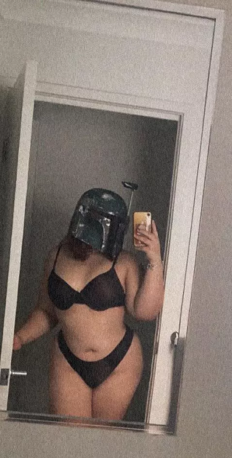 the helmet stays on, but the rest can come off ;). (cred: dani) posted by danidevitoo