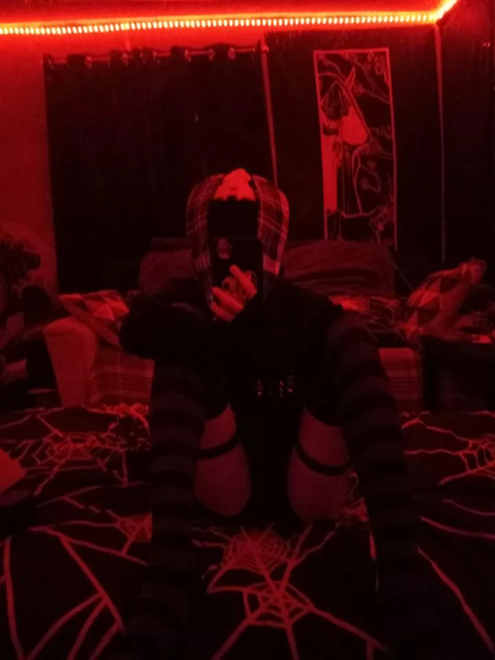 The Hottest Fiery Demon Bunni Legs In All The Underworld!! <3 (READ BIO) posted by skullzzzi