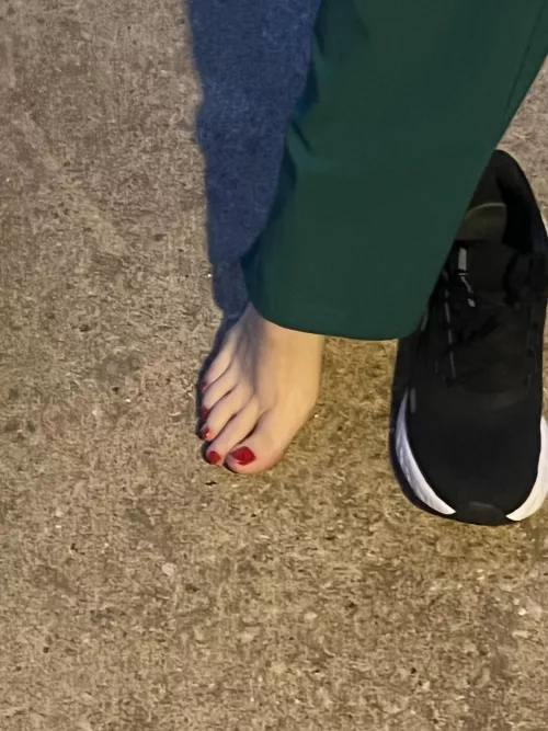 The kind of after work nudes my hubs likes 😏. F(33) by Wise-Sector-8073